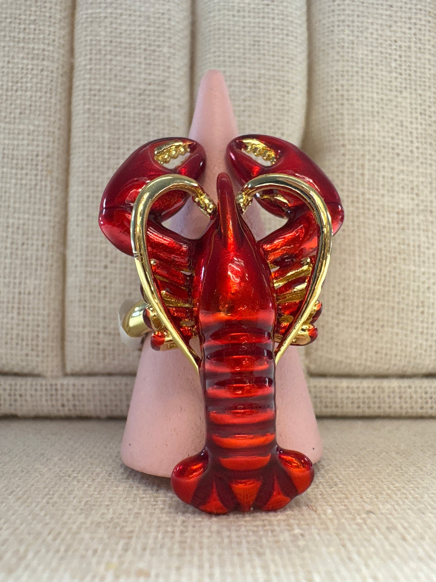 Anillo langosta rojo